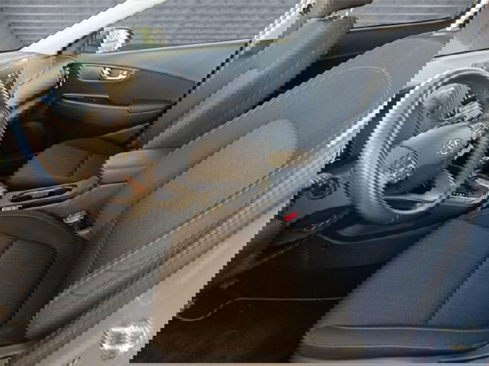 Hyundai Kona usata a Bari (10)