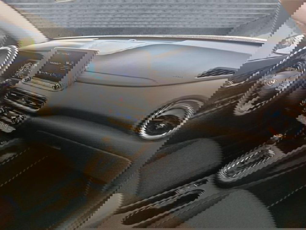 Hyundai Kona usata a Bari (11)