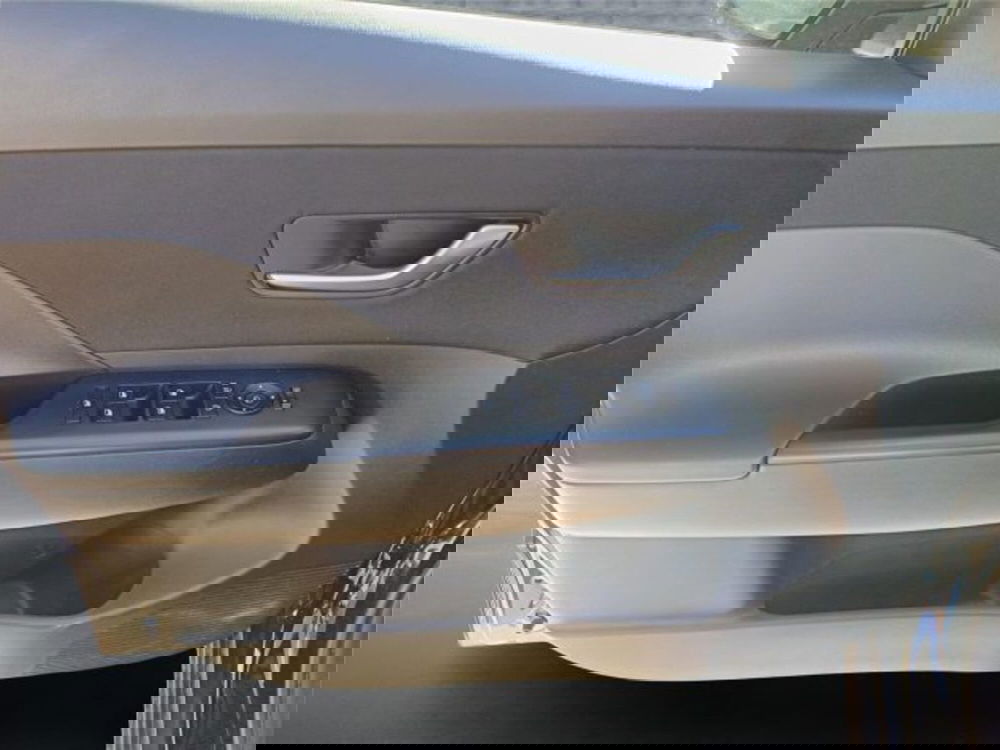 Hyundai Kona usata a Bari (9)