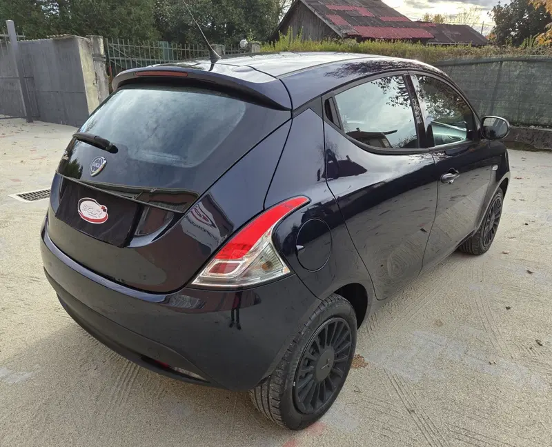 Lancia Ypsilon usata a Torino (3)