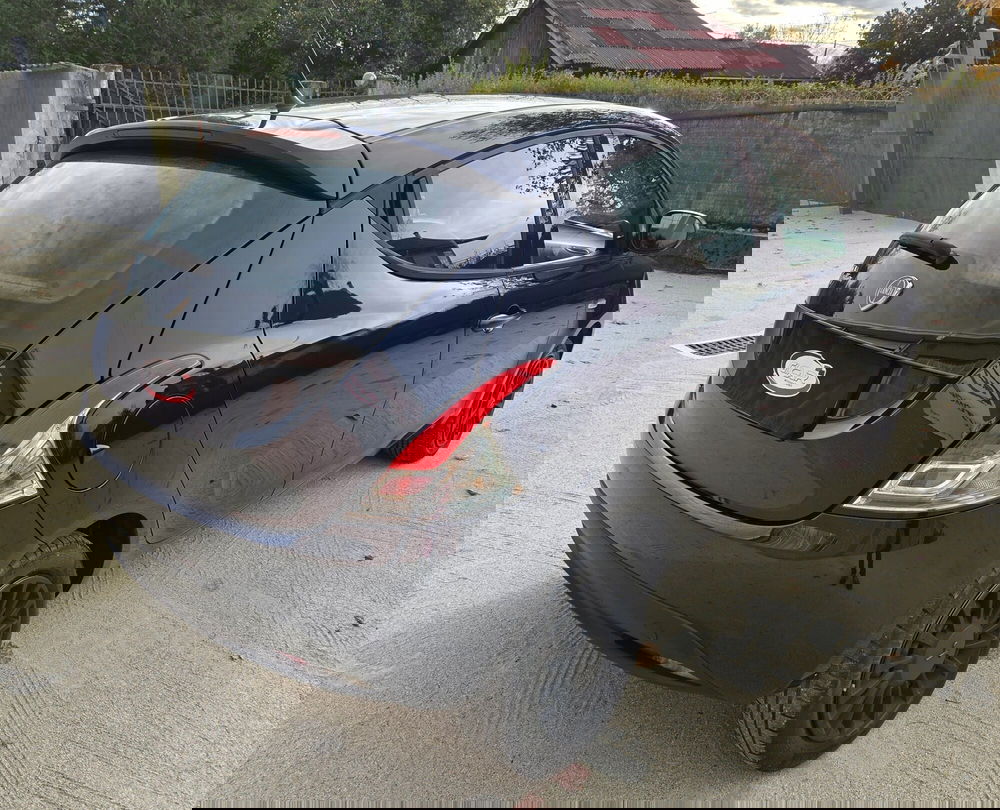 Lancia Ypsilon usata a Torino (3)