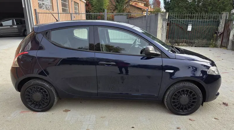 Lancia Ypsilon usata a Torino (7)