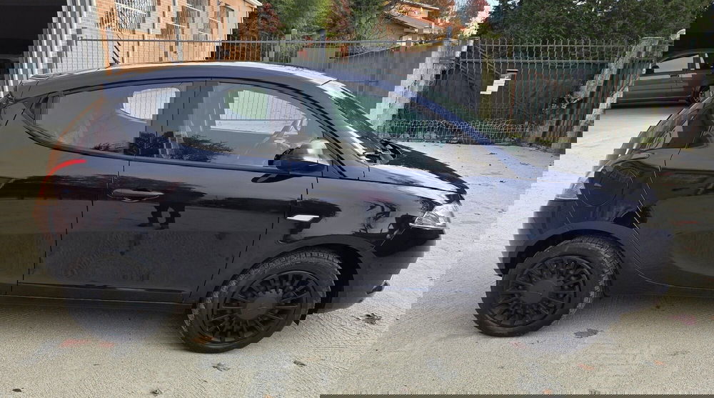 Lancia Ypsilon usata a Torino (7)