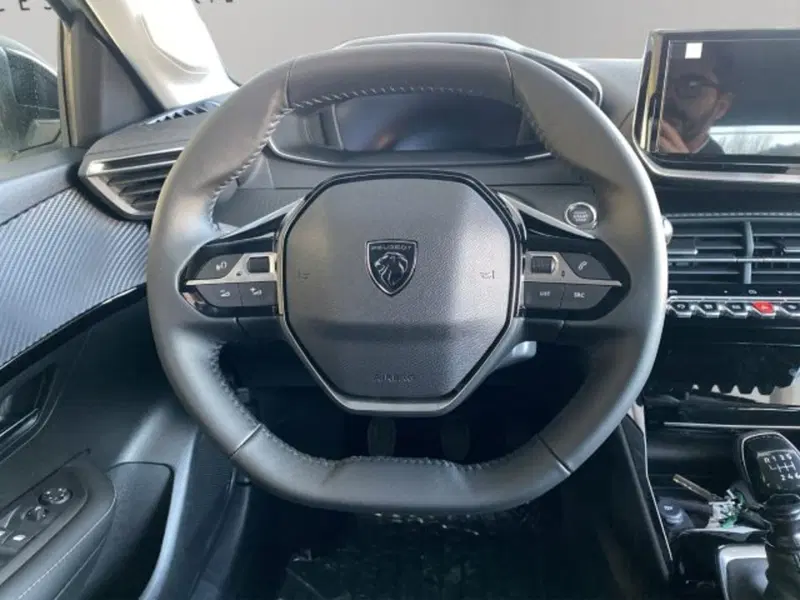 Peugeot 208 nuova a Perugia (11)