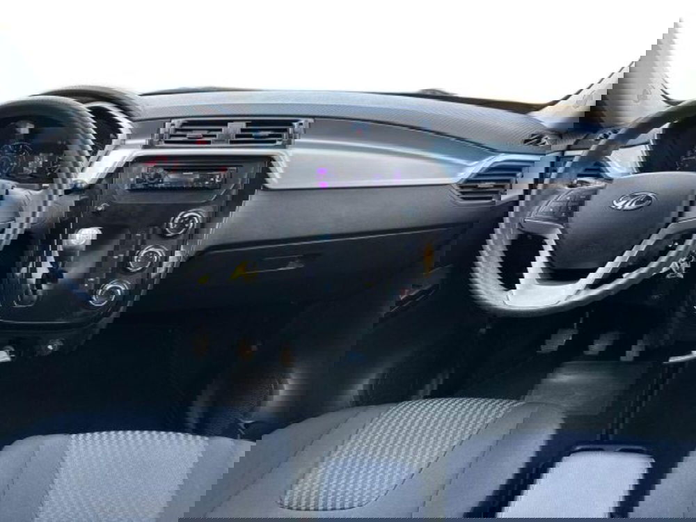 Mahindra KUV100 usata a Bologna (12)