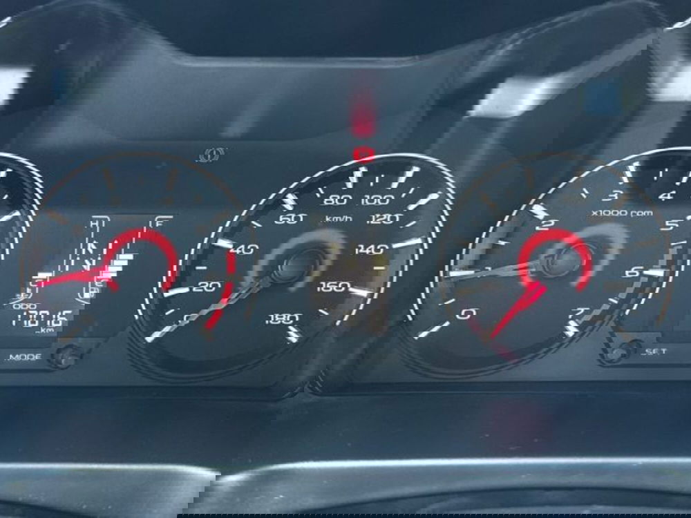 Mahindra KUV100 usata a Bologna (14)