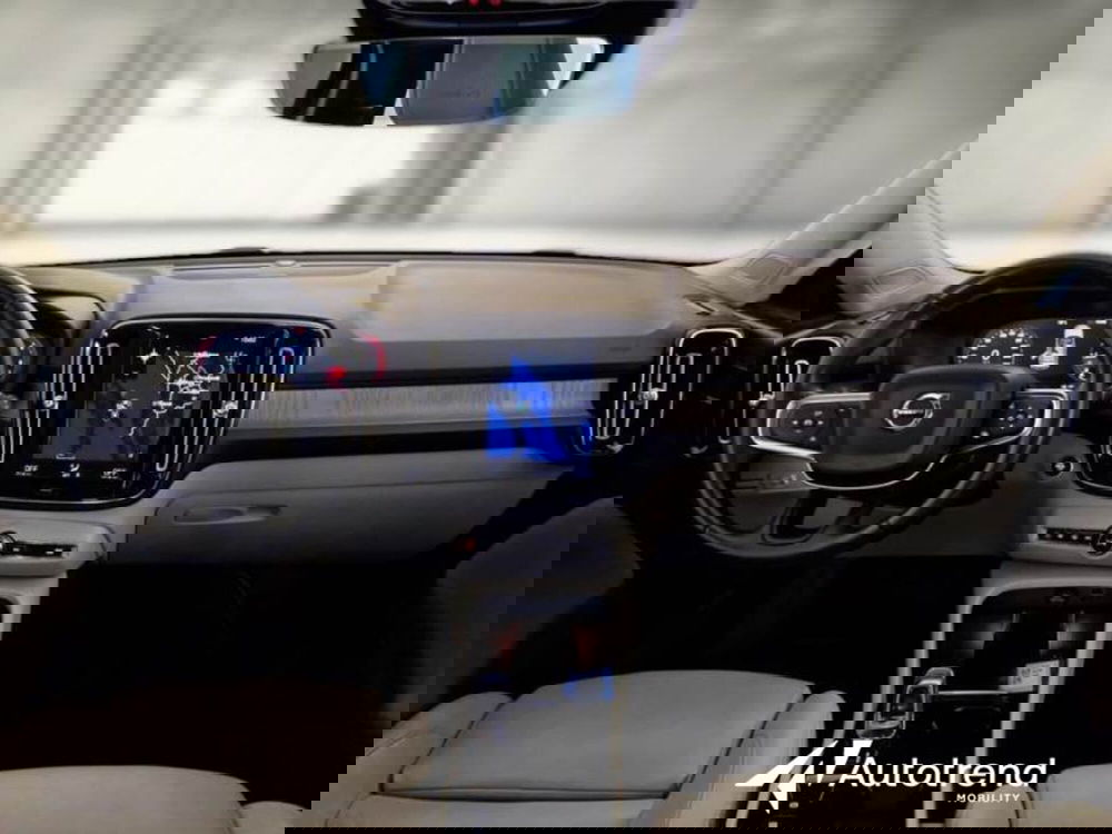 Volvo XC40 usata a Bari (7)