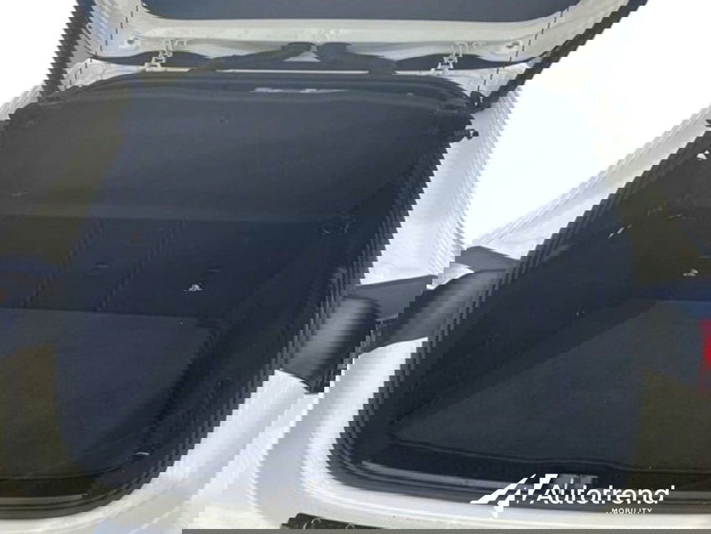 Mercedes-Benz GLA SUV usata a Bari (6)