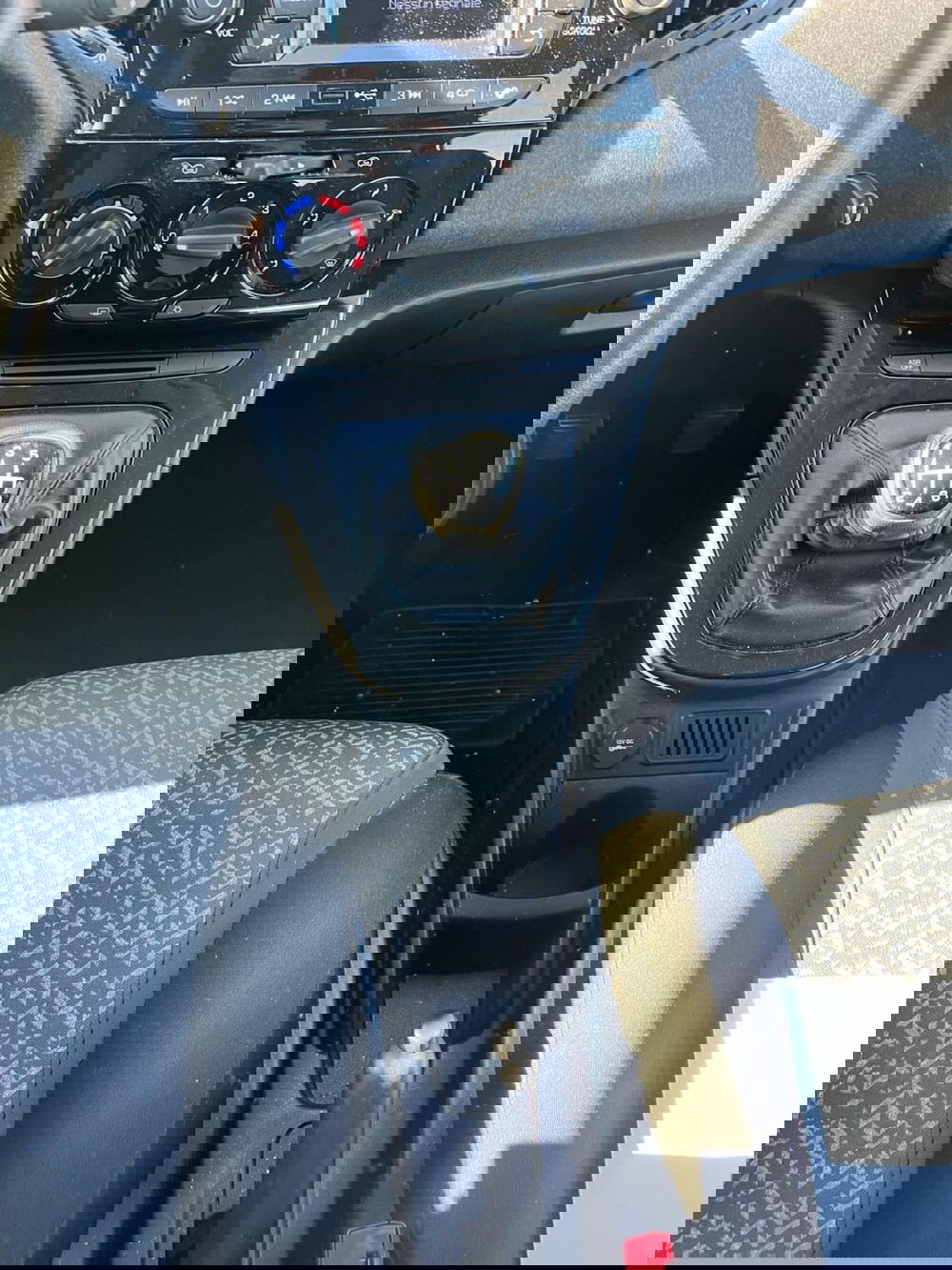 Lancia Ypsilon usata a Milano (17)