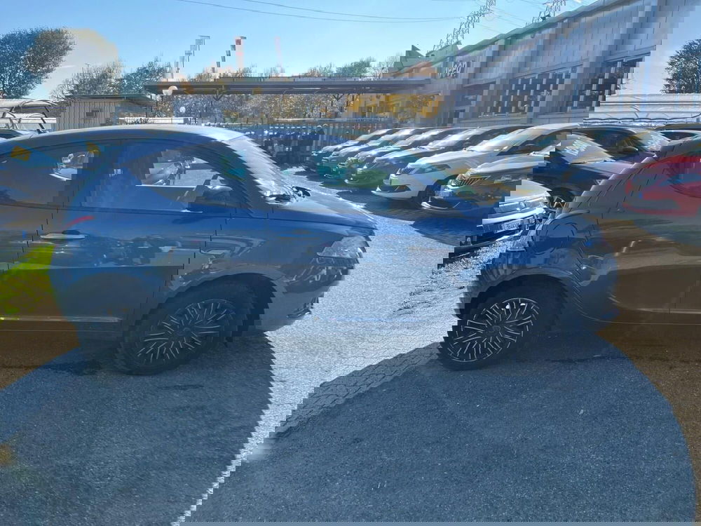Lancia Ypsilon usata a Milano (4)