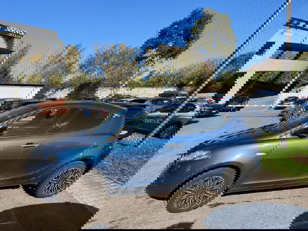 Lancia Ypsilon usata a Milano (5)