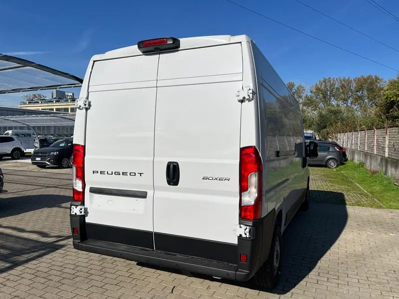 Peugeot Boxer Furgone nuova a Milano (6)