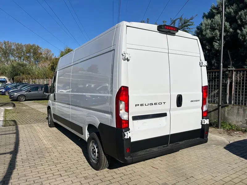 Peugeot Boxer Furgone nuova a Milano (7)