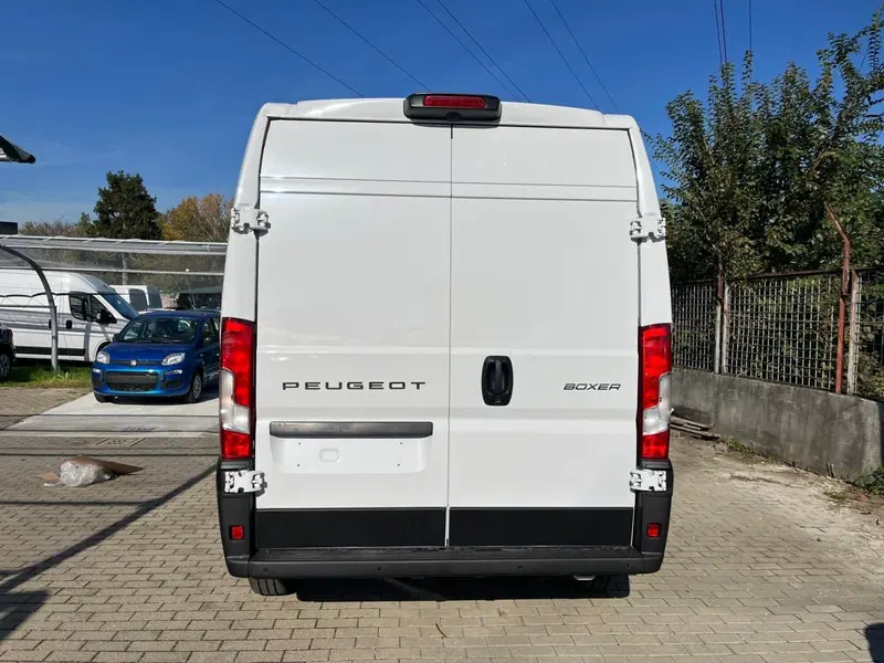 Peugeot Boxer Furgone nuova a Milano (8)