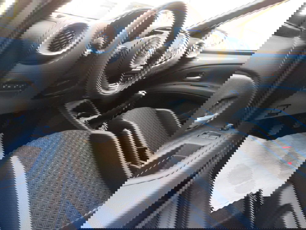 Toyota Aygo X nuova a Monza e Brianza (9)
