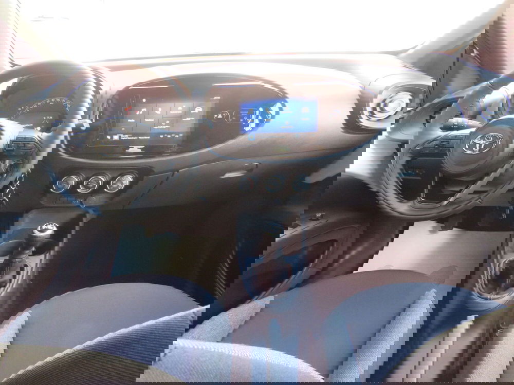 Toyota Aygo X nuova a Monza e Brianza (13)