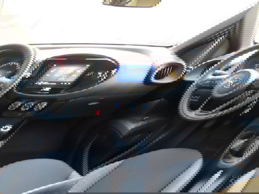 Toyota Aygo X nuova a Monza e Brianza (11)