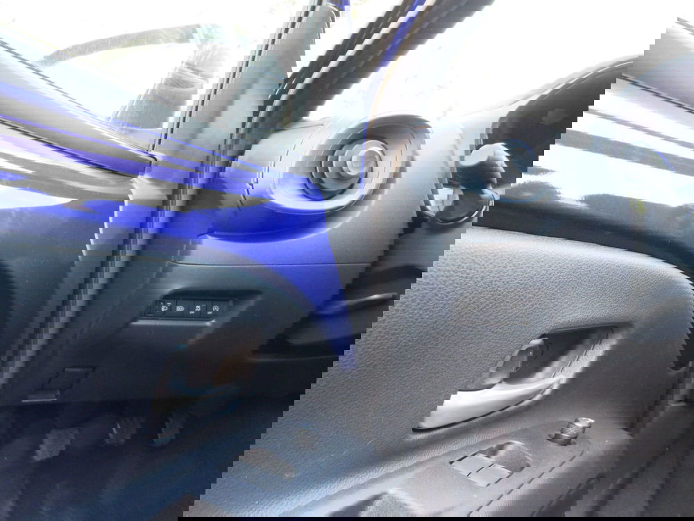 Toyota Aygo X nuova a Monza e Brianza (8)