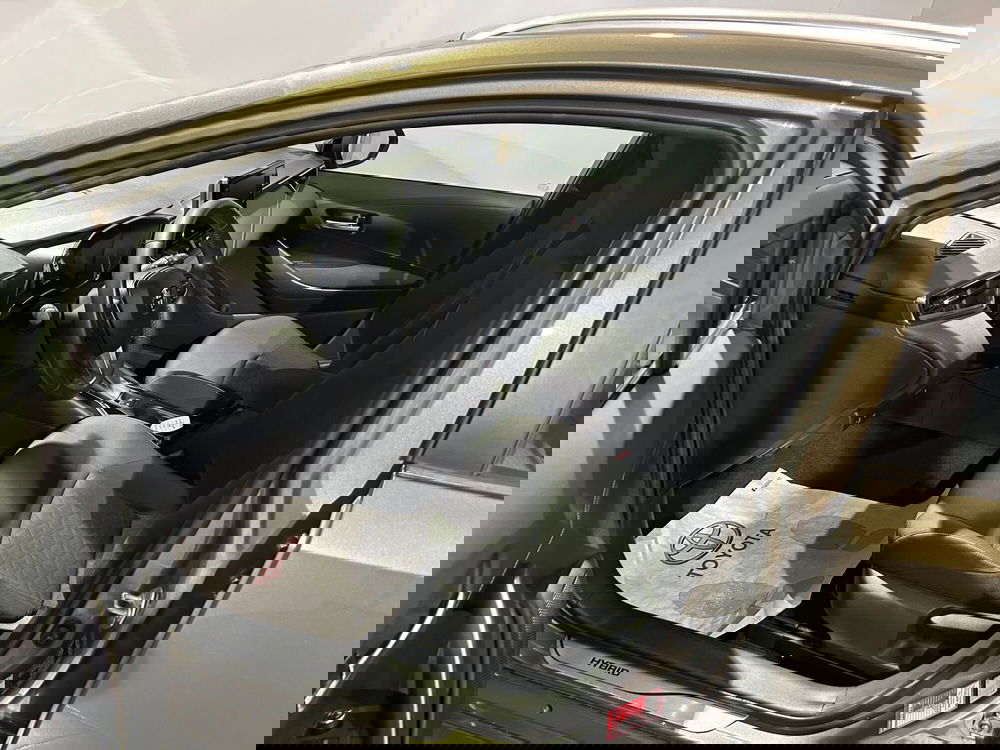 Toyota Corolla Touring Sports usata a Milano (12)