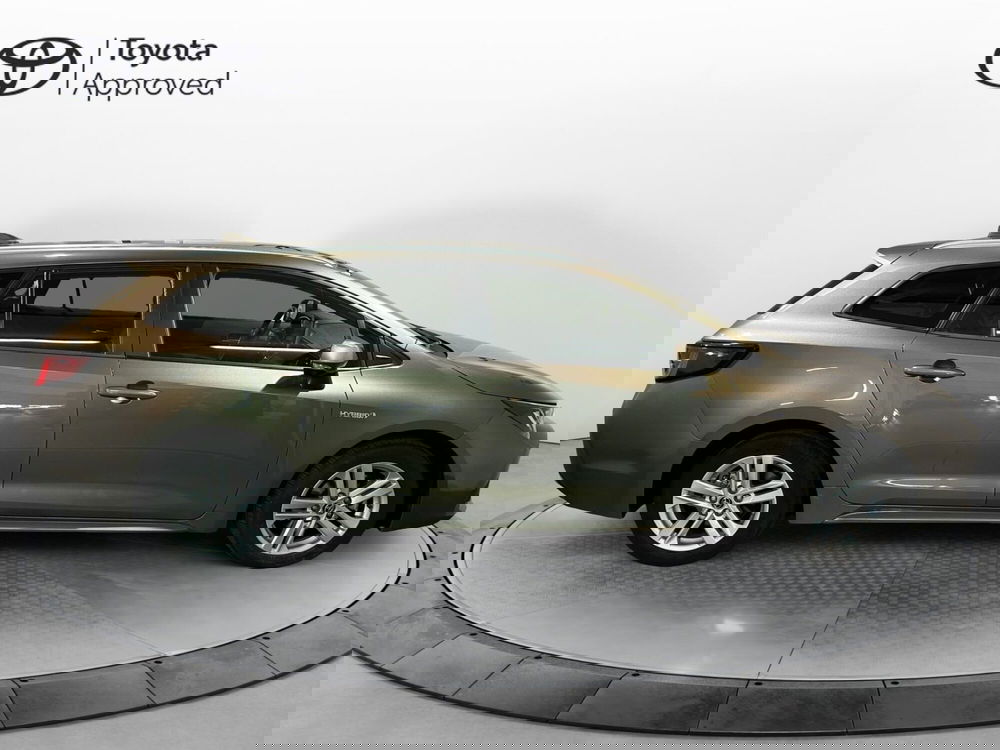 Toyota Corolla Touring Sports usata a Milano (13)