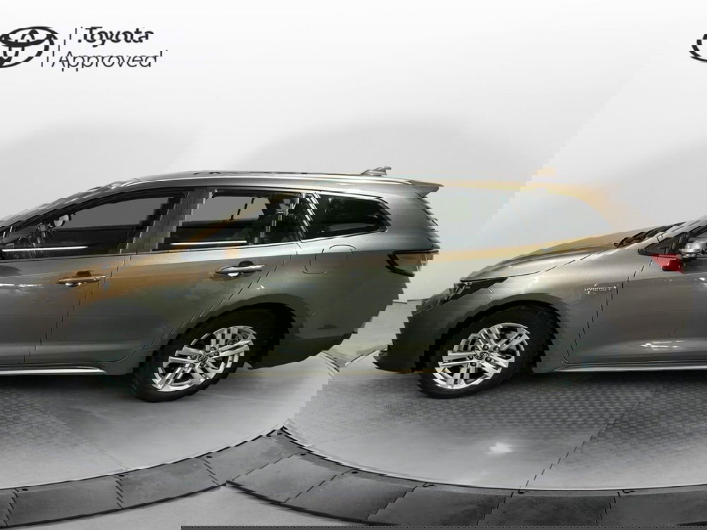 Toyota Corolla Touring Sports usata a Milano (3)