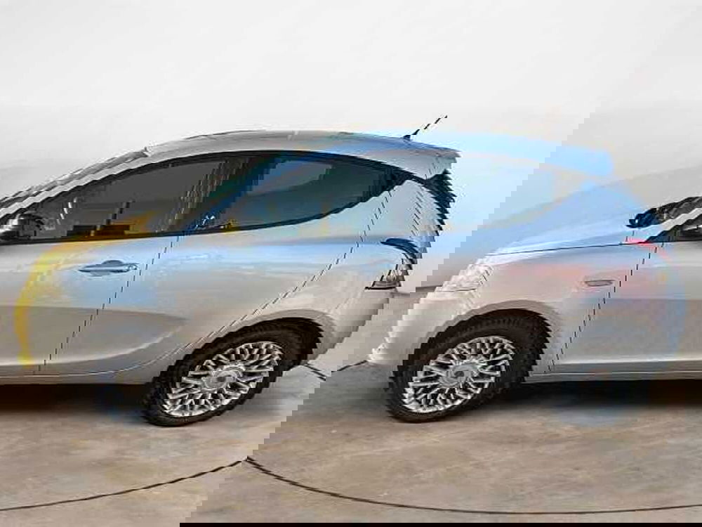 Lancia Ypsilon usata a Siena (2)