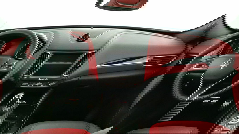 Maserati Levante usata a Chieti (10)