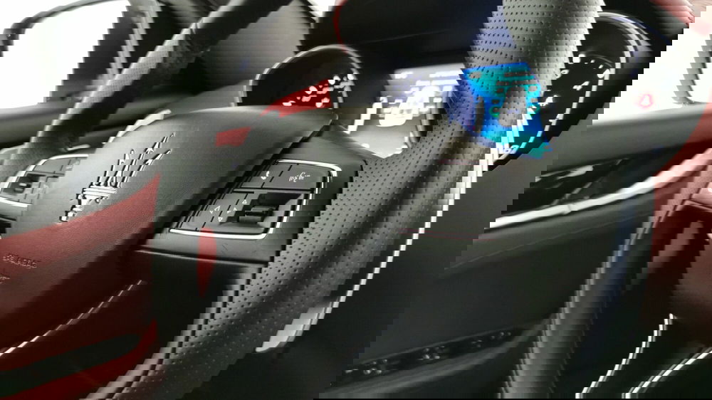 Maserati Levante usata a Chieti (16)