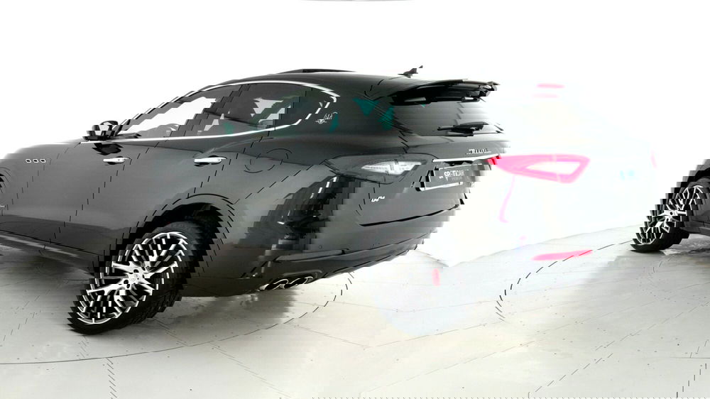 Maserati Levante usata a Chieti (2)