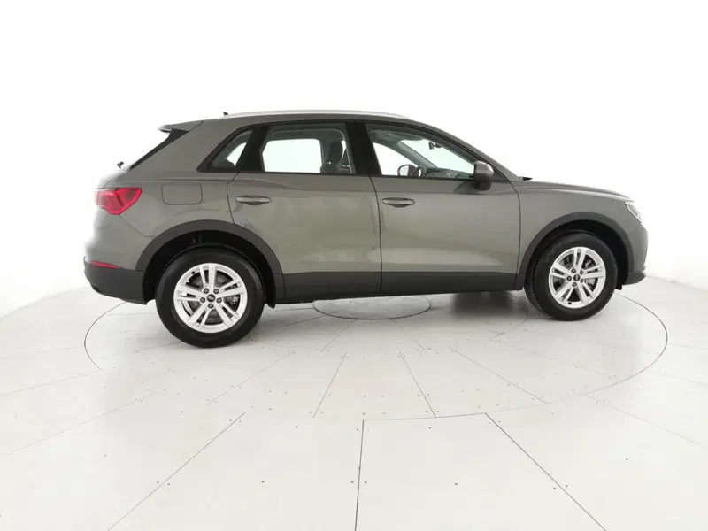 Audi Q3 nuova a Chieti (4)