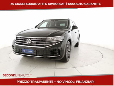 Volkswagen Touareg 3.0 V6 tsi ehybrid Elegance 381cv auto del 2024 usata a San Giovanni Teatino