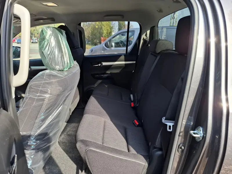 Toyota Hilux nuova a Bologna (10)