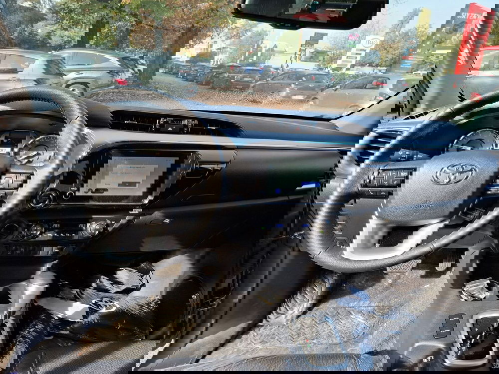 Toyota Hilux nuova a Bologna (12)