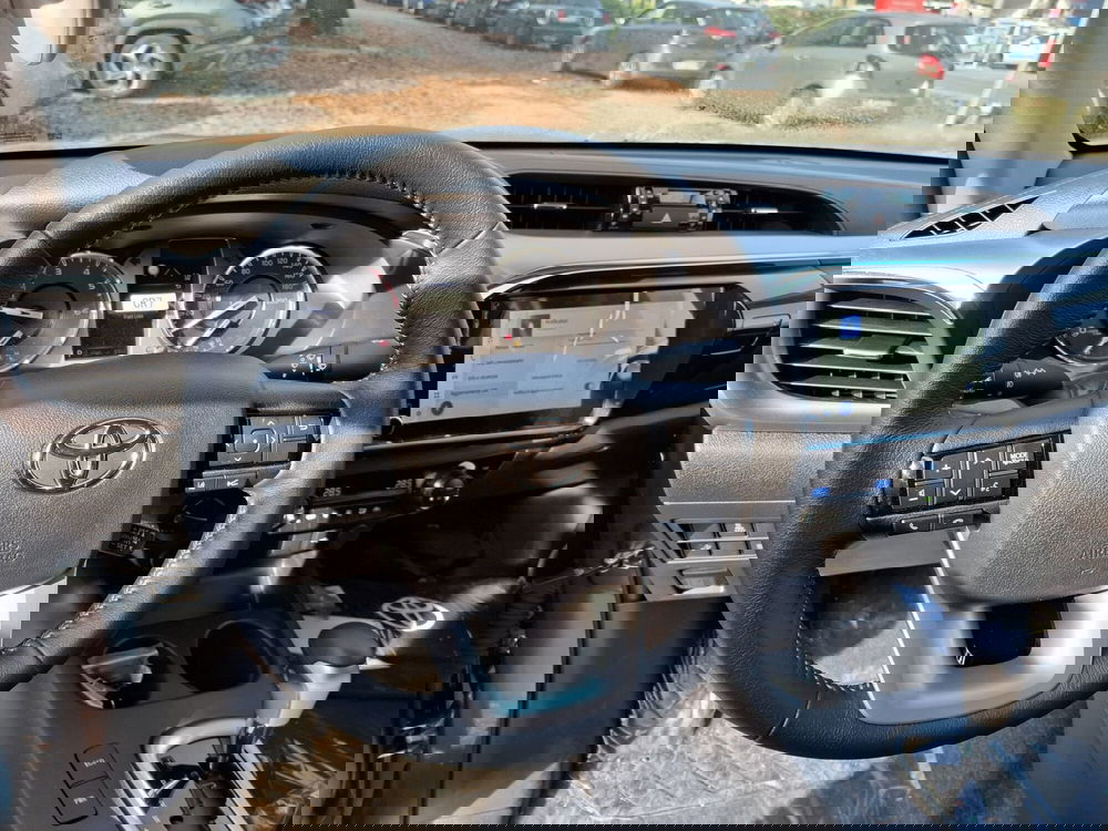 Toyota Hilux nuova a Bologna (13)