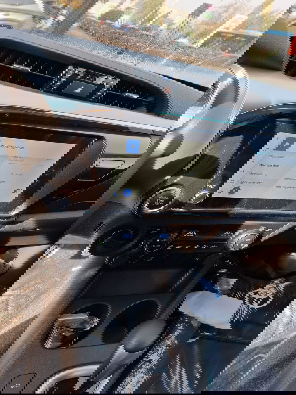 Toyota Hilux nuova a Bologna (14)