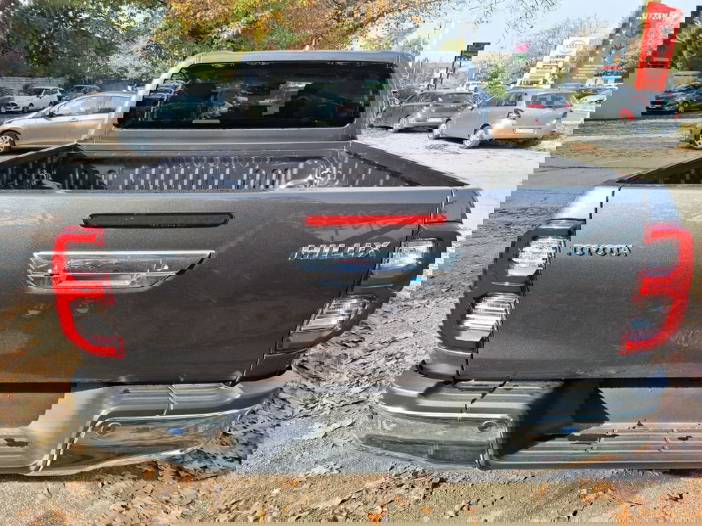 Toyota Hilux nuova a Bologna (6)