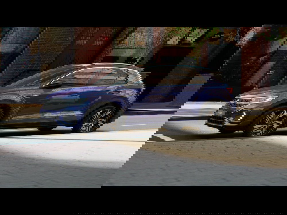 Volkswagen T-Roc usata a Livorno (2)