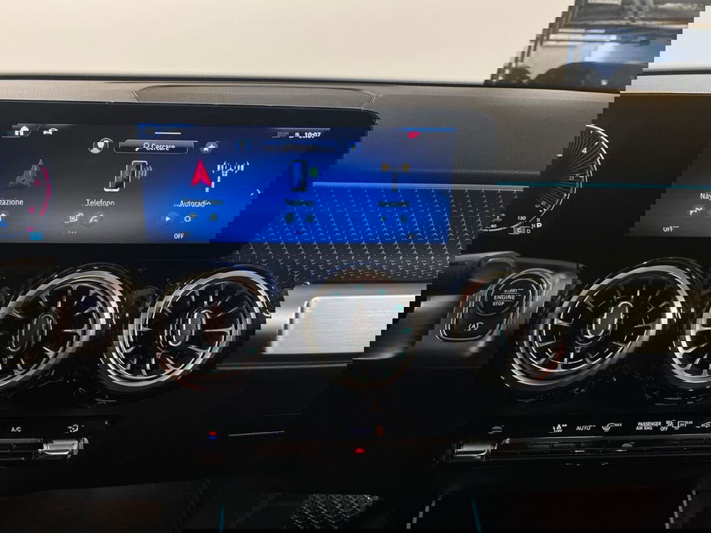 Mercedes-Benz GLB usata a Milano (14)