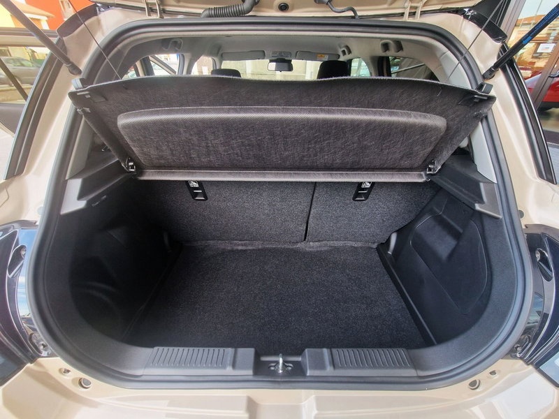 Suzuki Swift nuova a Milano (14)