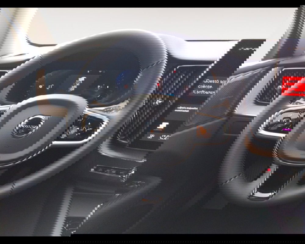 Volvo XC60 nuova a Bologna (11)