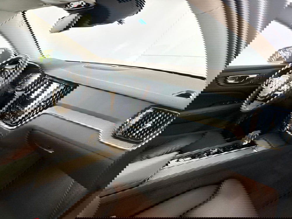 Volvo V60 Cross Country usata a Monza e Brianza (13)