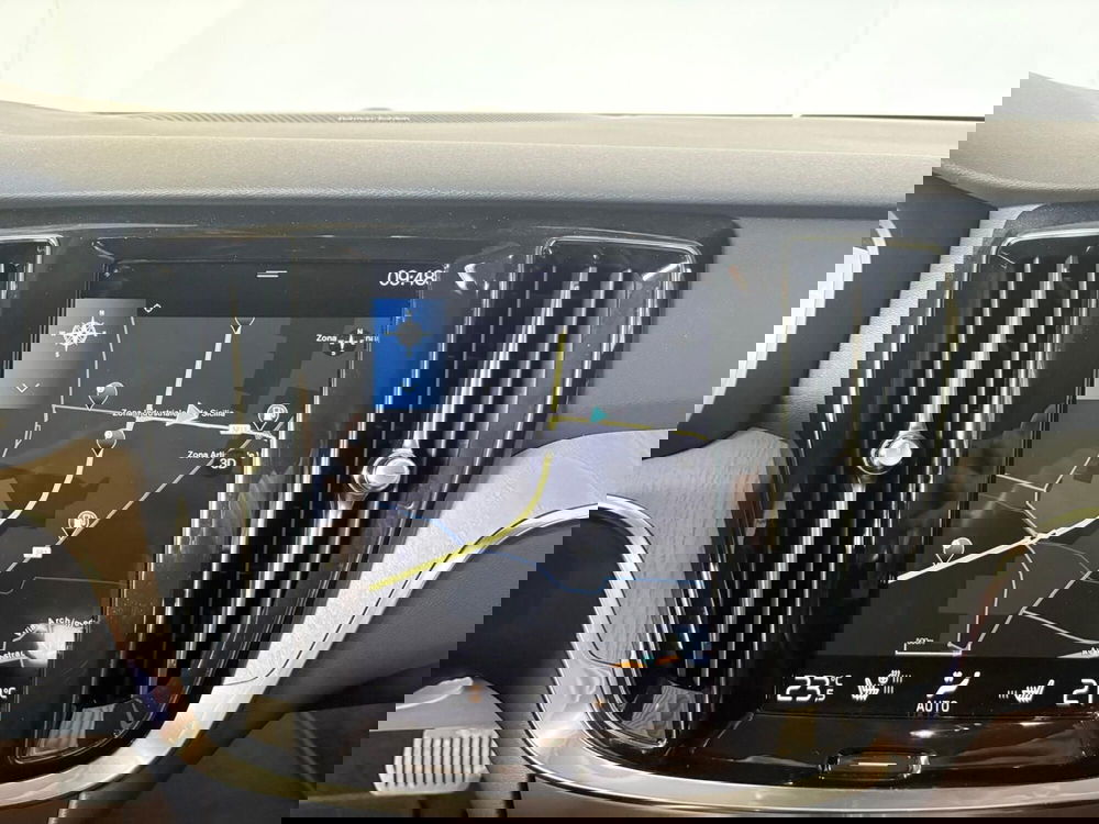Volvo V60 Cross Country usata a Monza e Brianza (9)