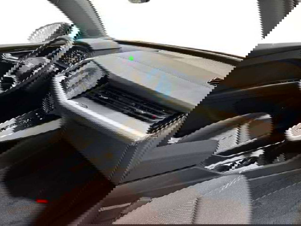 Audi Q4 Sportback nuova a Prato (3)