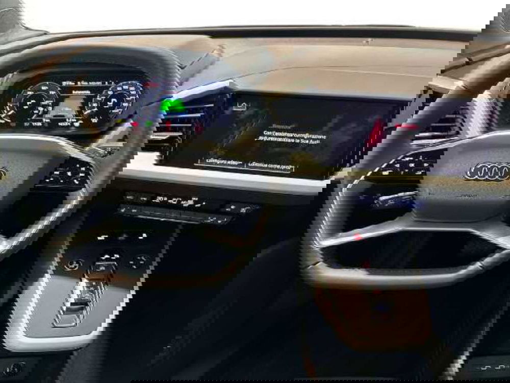 Audi Q4 Sportback nuova a Prato (4)