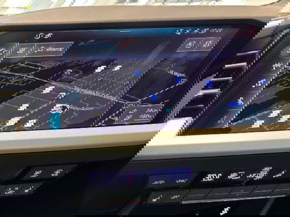 Audi Q4 Sportback nuova a Prato (8)