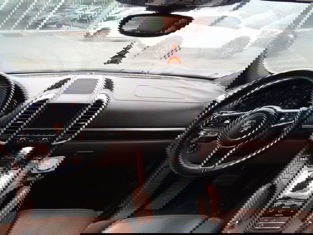 Porsche Cayenne usata a Rimini (19)