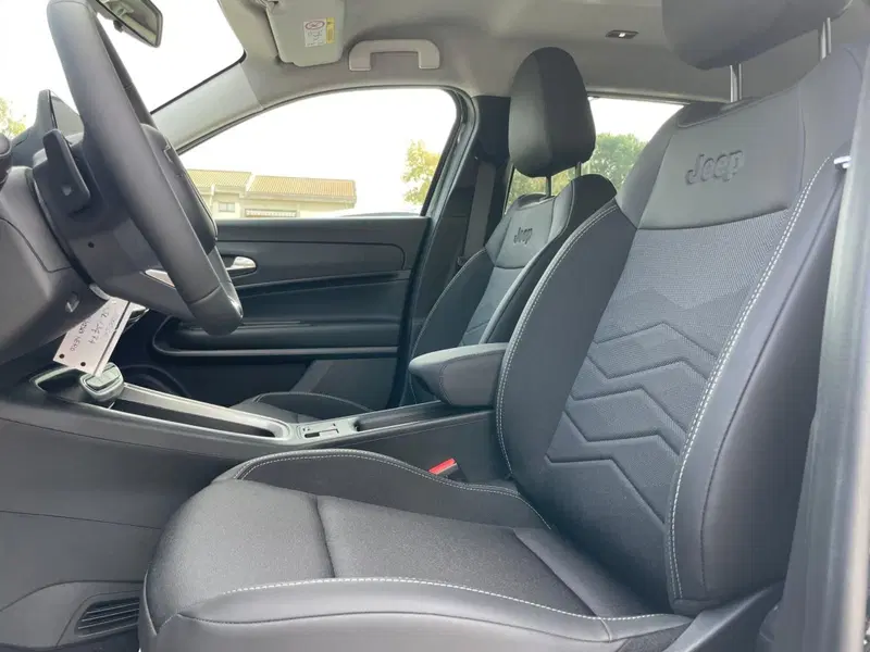 Jeep Avenger nuova a Ancona (11)