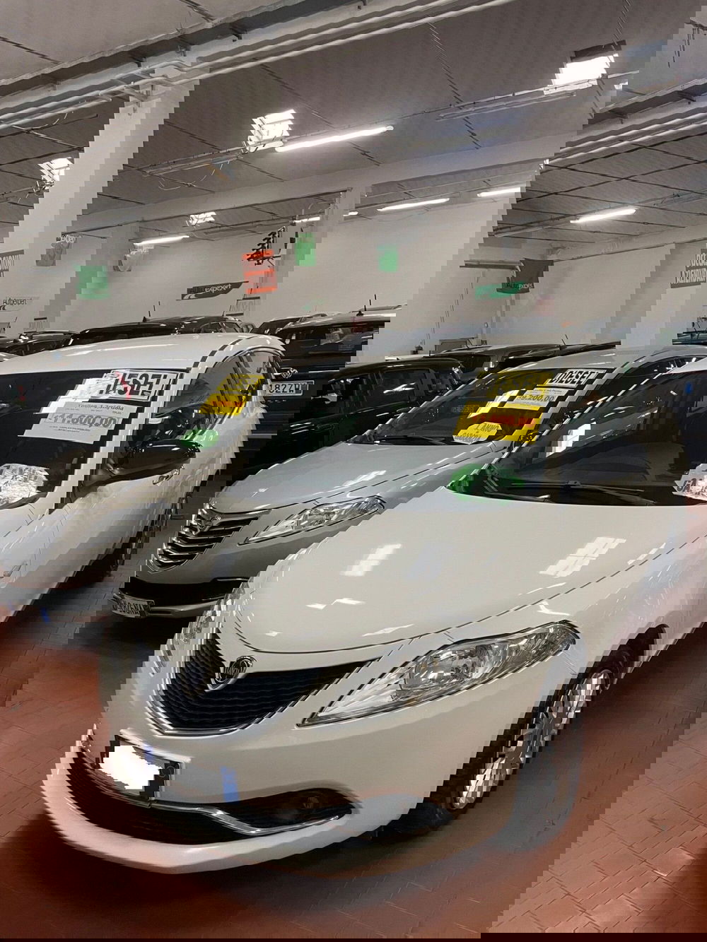 Lancia Ypsilon usata a Lucca (2)