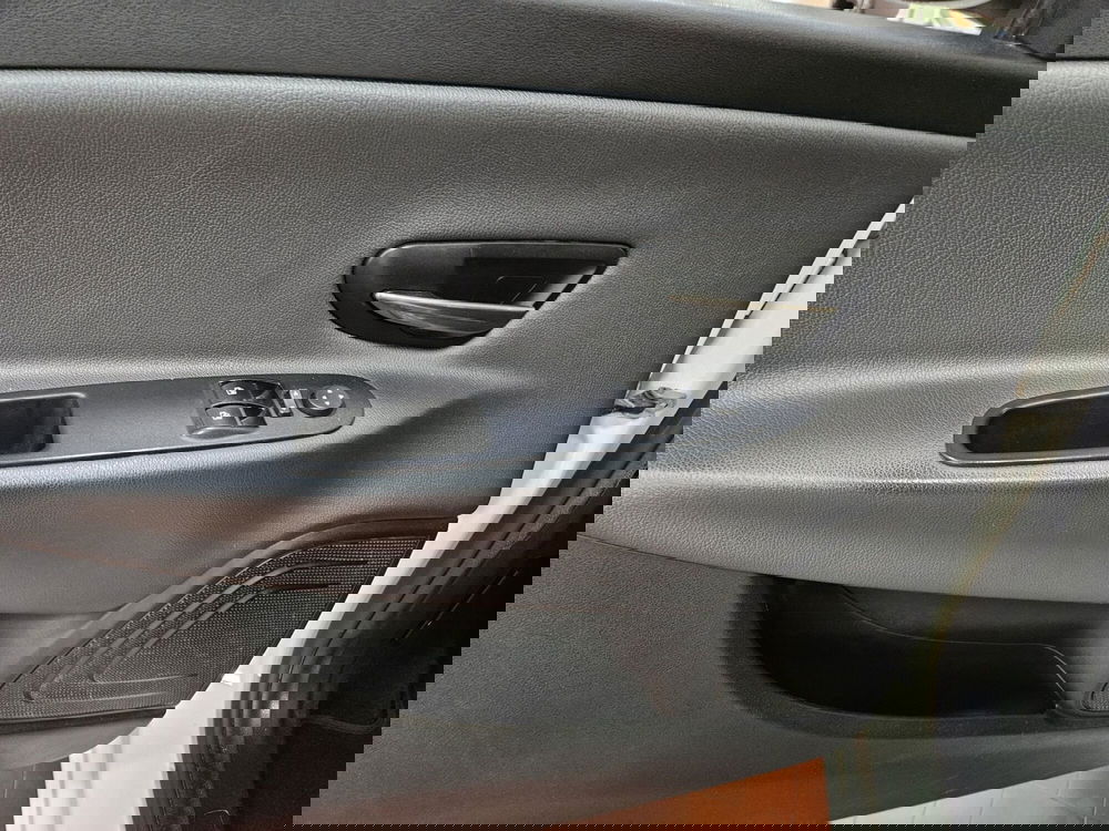 Lancia Ypsilon usata a Lucca (8)