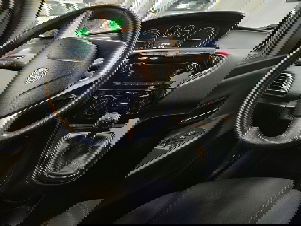 Lancia Ypsilon usata a Lucca (9)